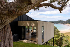 Private Beach Sanctuary - Matapouri Holiday Home